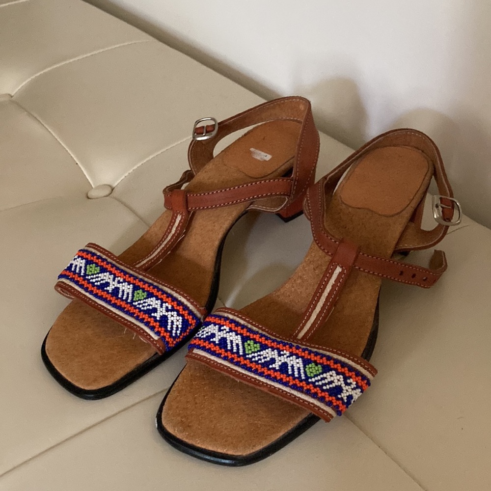 Vintage Beaded Leather Low Heel Sandals Native Mexico Ankle Strap Block Heel 8